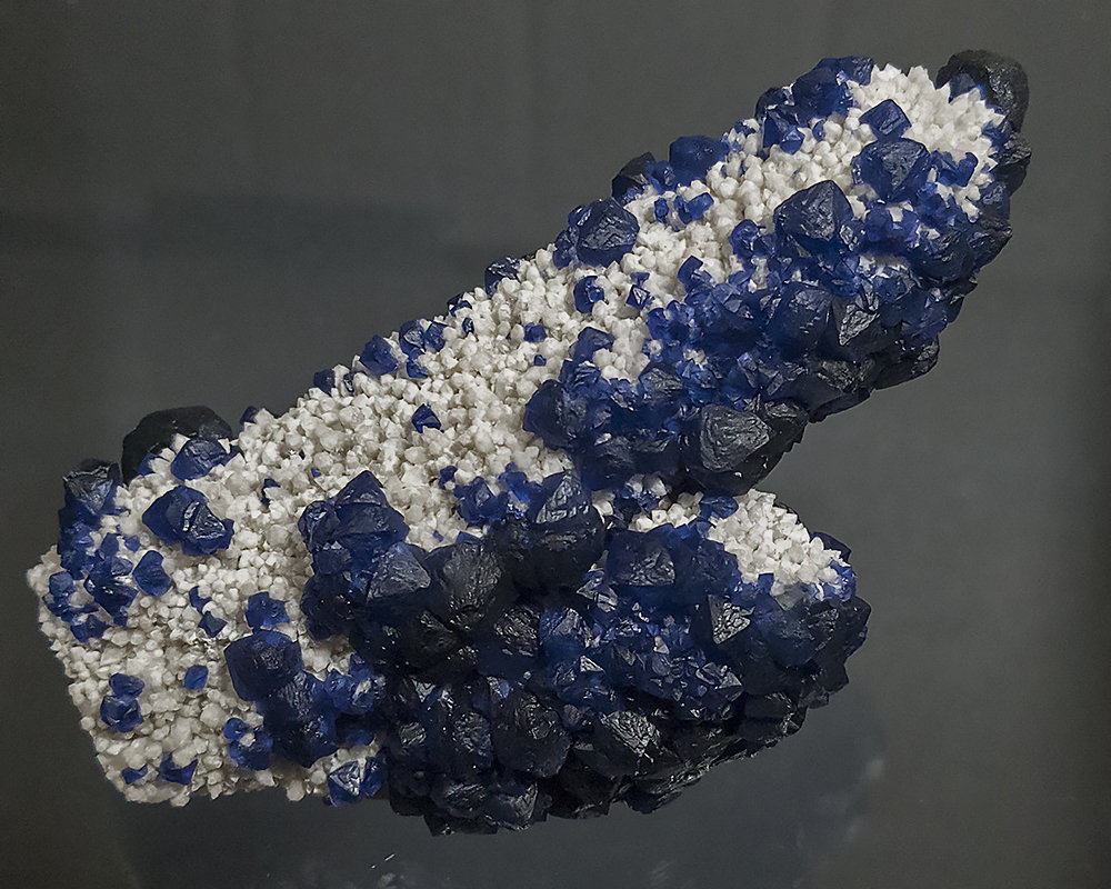 Fluorite, Quartz
10 X 4 cm
(Autor: Richard Arseneau)