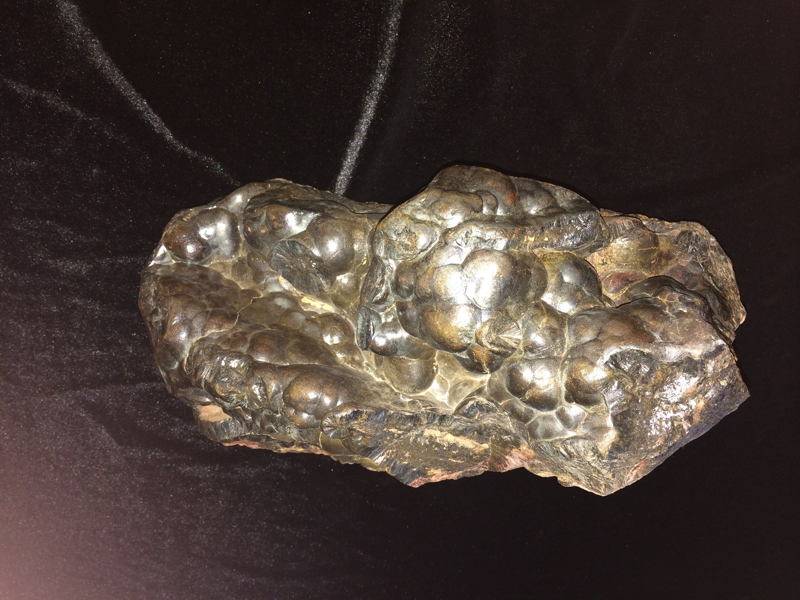 Hematite
280 X 150 X 150 mm
(Autor: Robert Seitz)