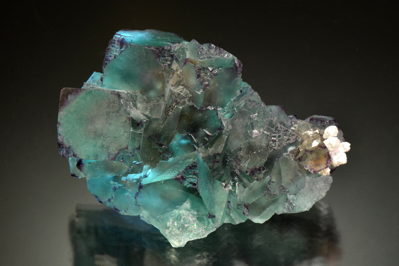 Fluorite
7.3 x 5.5 x 3.5 cm
(Autor: Michael Shaw)