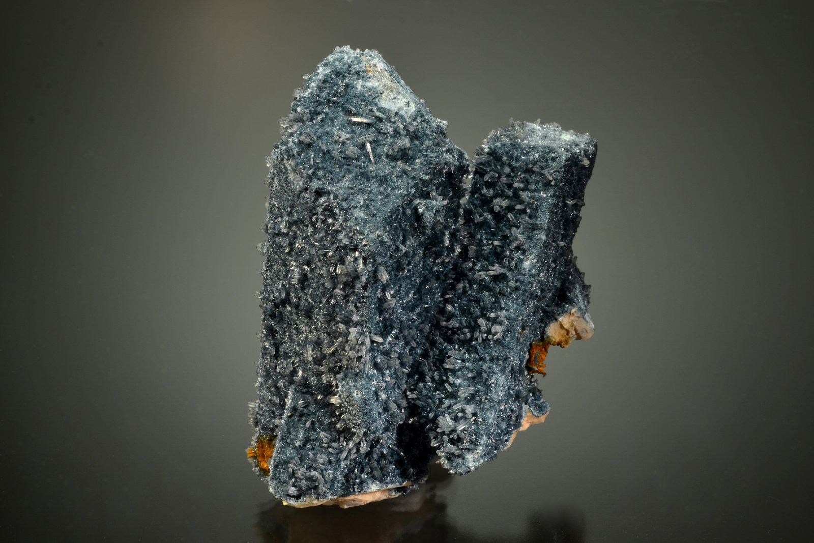 Foitite on Microcline
8.4 x 6.9 x 4.5 cm
(Autor: Michael Shaw)