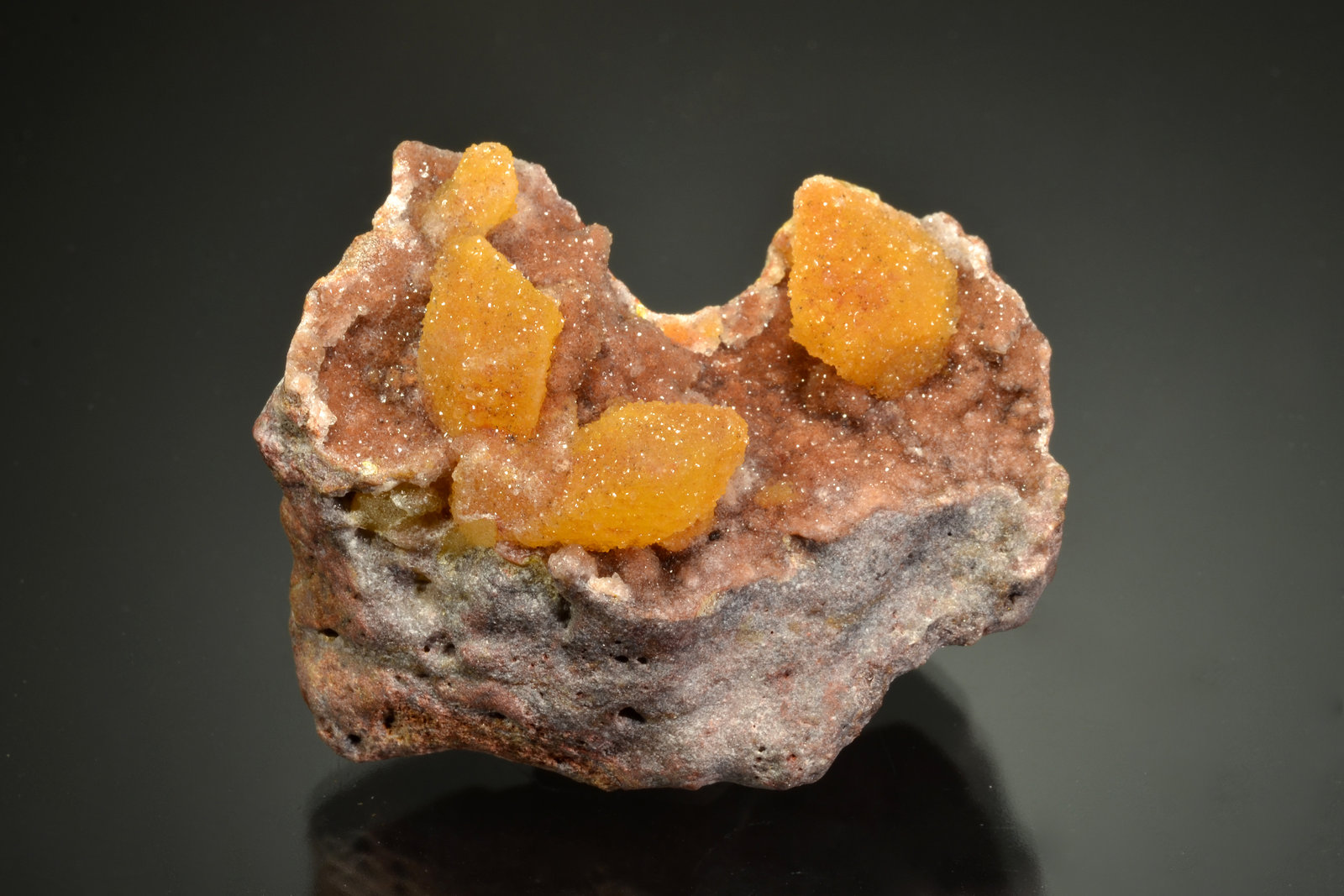 Wulfenite coated with Quartz
5.3 x 4.7 x 3.2
(Autor: Michael Shaw)