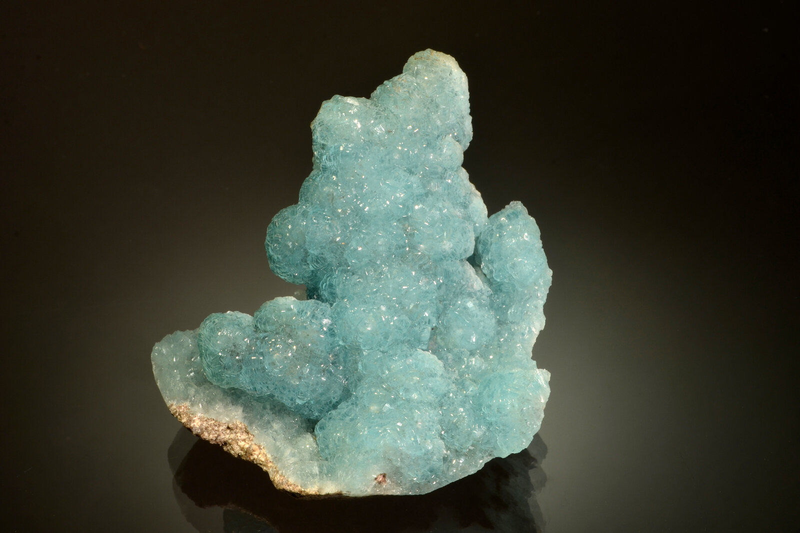 Hemimorphite
M'Fouati, Distrito M'Fouati, Departamento Bouenza, Región Bouenza, Congo (República)
6.5 x 5.5 x 4.1 cm
(Autor: Michael Shaw)