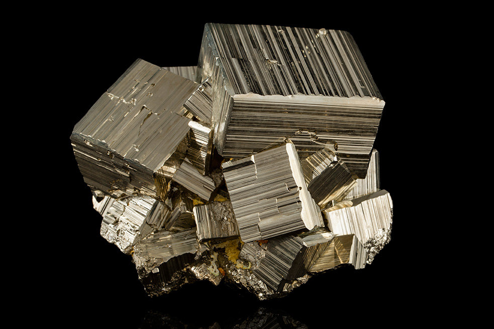 Pyrite
14.5	x 13.0 x 12.0 cm
(Autor: MIM Museum)