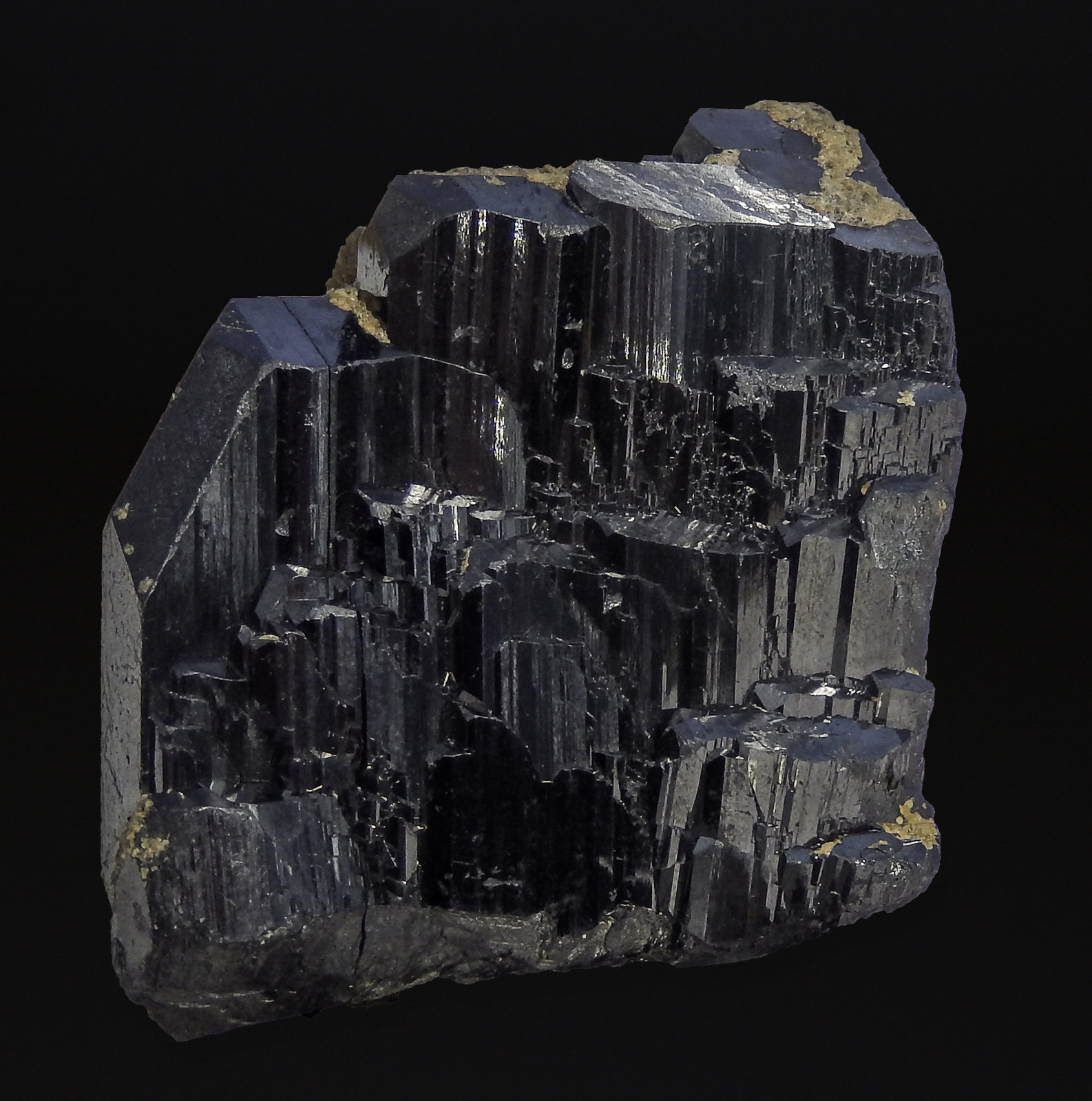 Ferberite
64 x 63 x 28 mm
(Autor: Rob Schnerr)