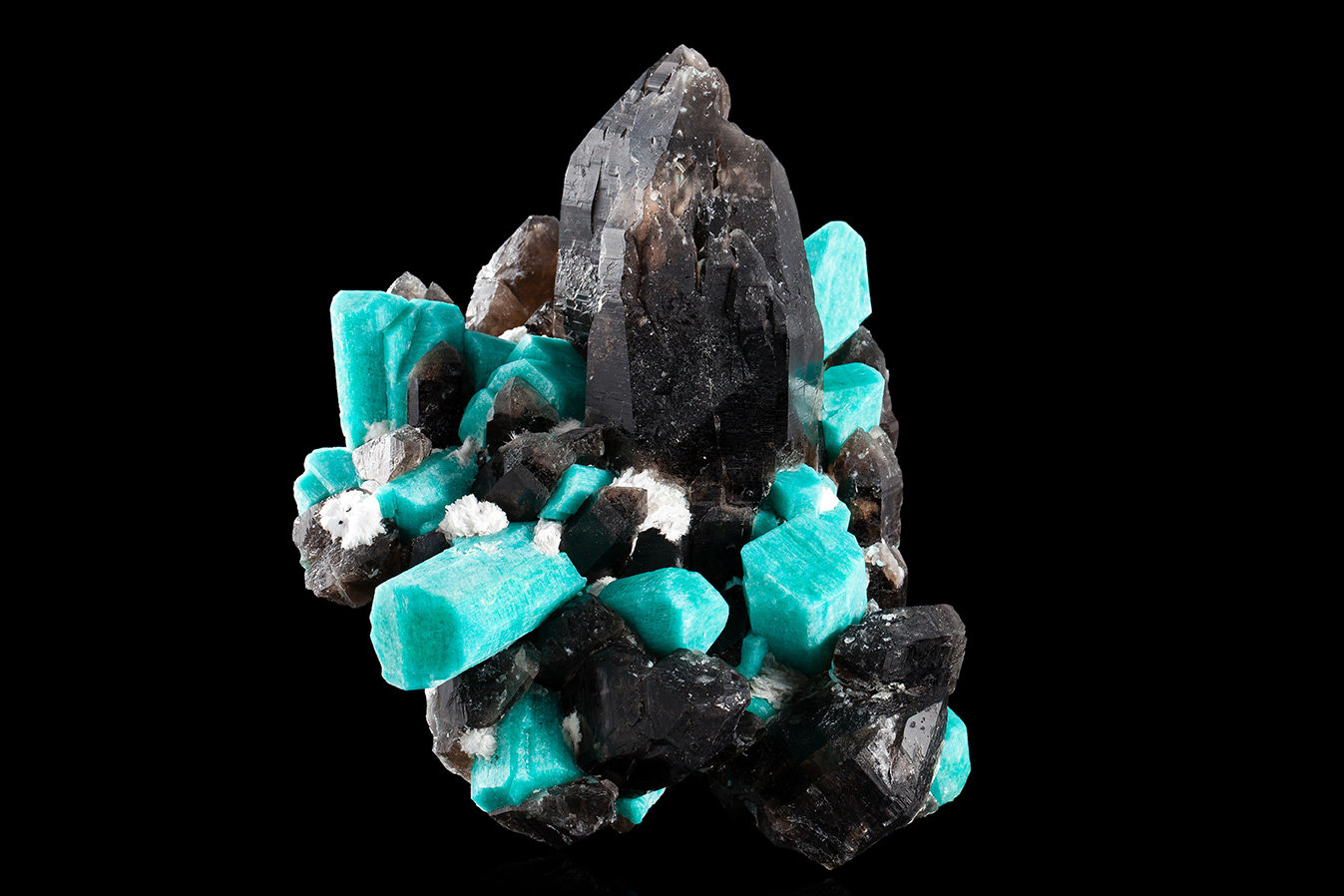 Microcline (variety amazonite)
17.5	x 16.0 x 9.5 cm
(Autor: MIM Museum)