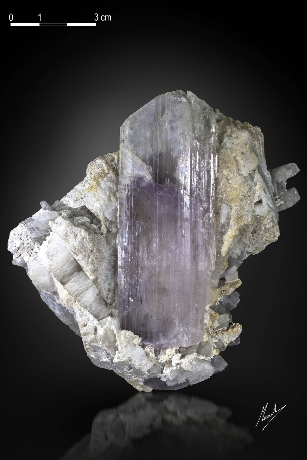 Spodumene (variety kunzite)
105 X 105 mm
(Autor: Manuel Mesa)