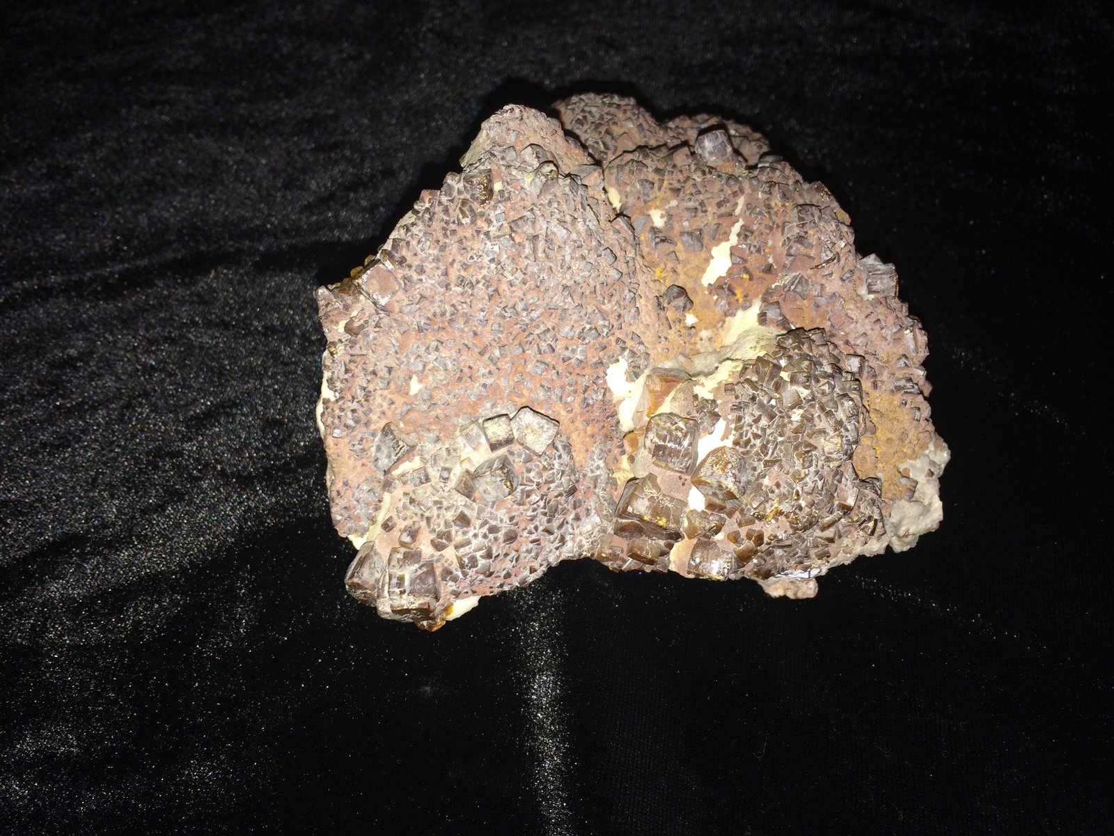 Wulfenite
125 X 125 X 60 mm
(Autor: Robert Seitz)
