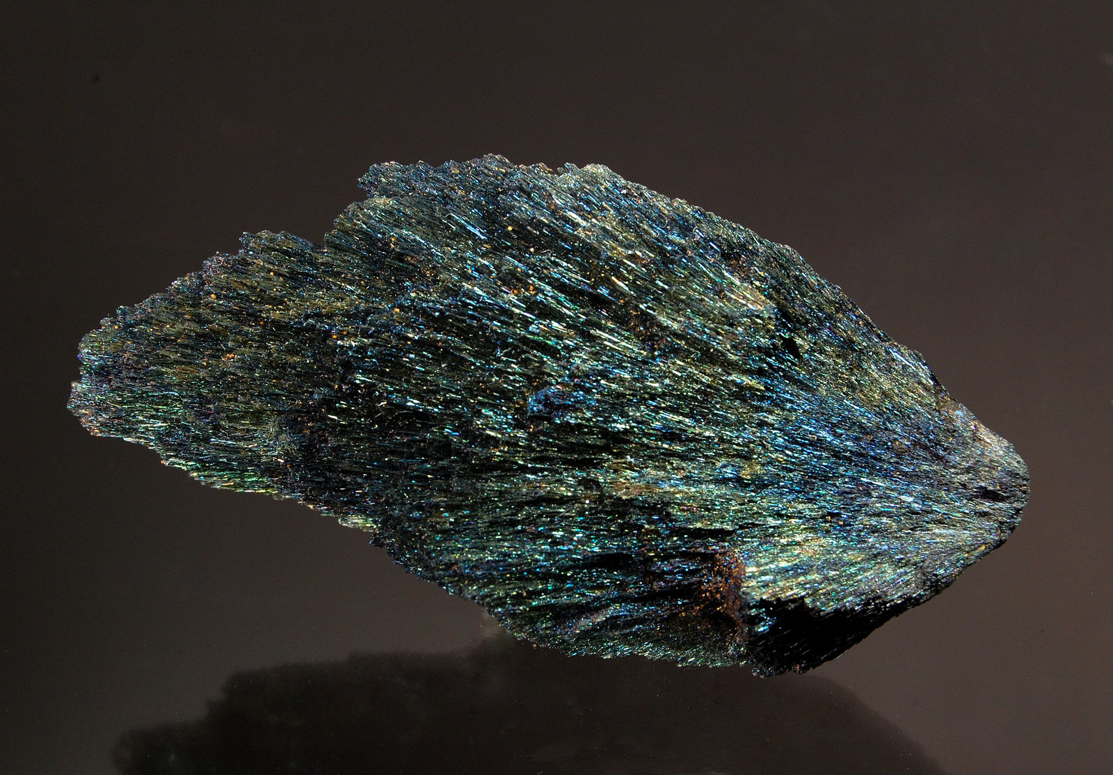 Berthierite
4.2 cm x 8.5 cm
(Autor: Michael Shaw)