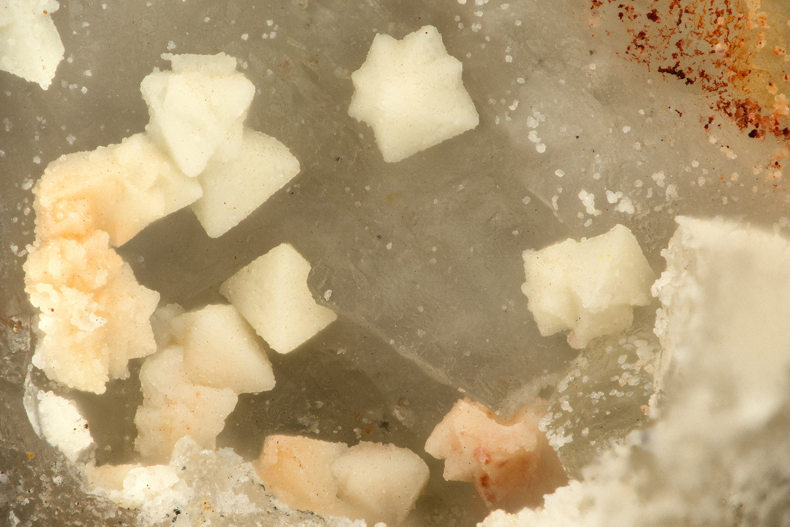 Fluorite
FOV = 1.6 mm
(Autor: Doug)
