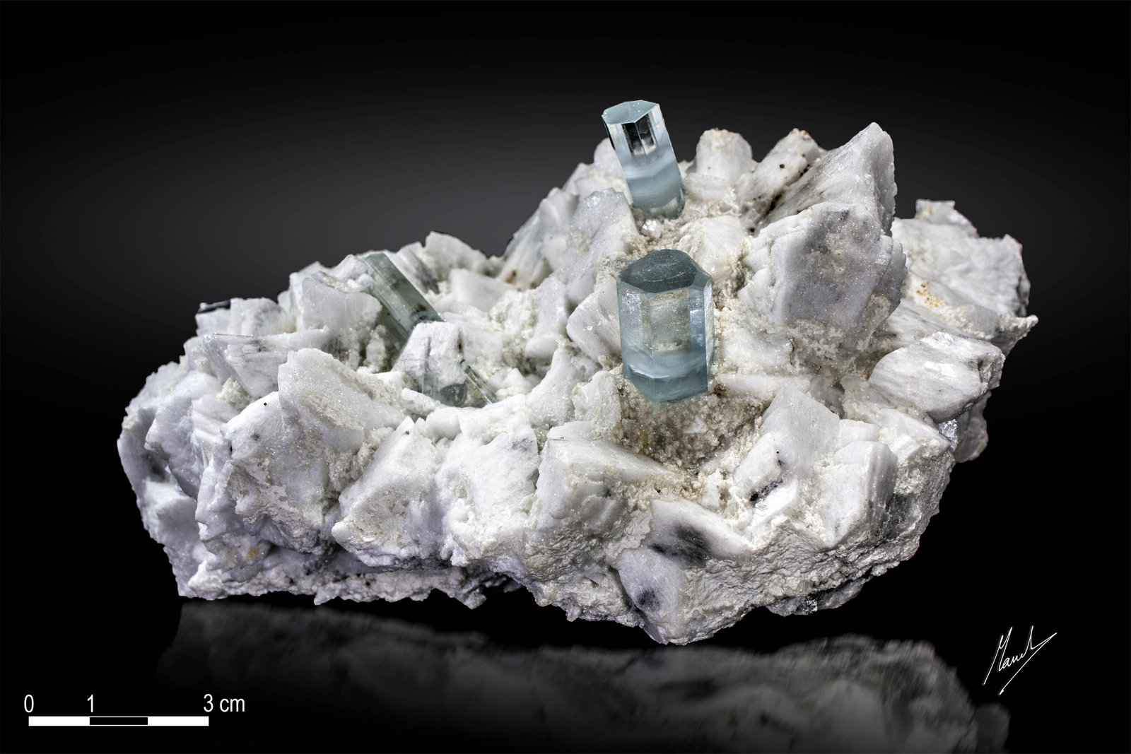 Beryl (variety aquamarine) on Microcline
150 x 89 mm
(Autor: Manuel Mesa)