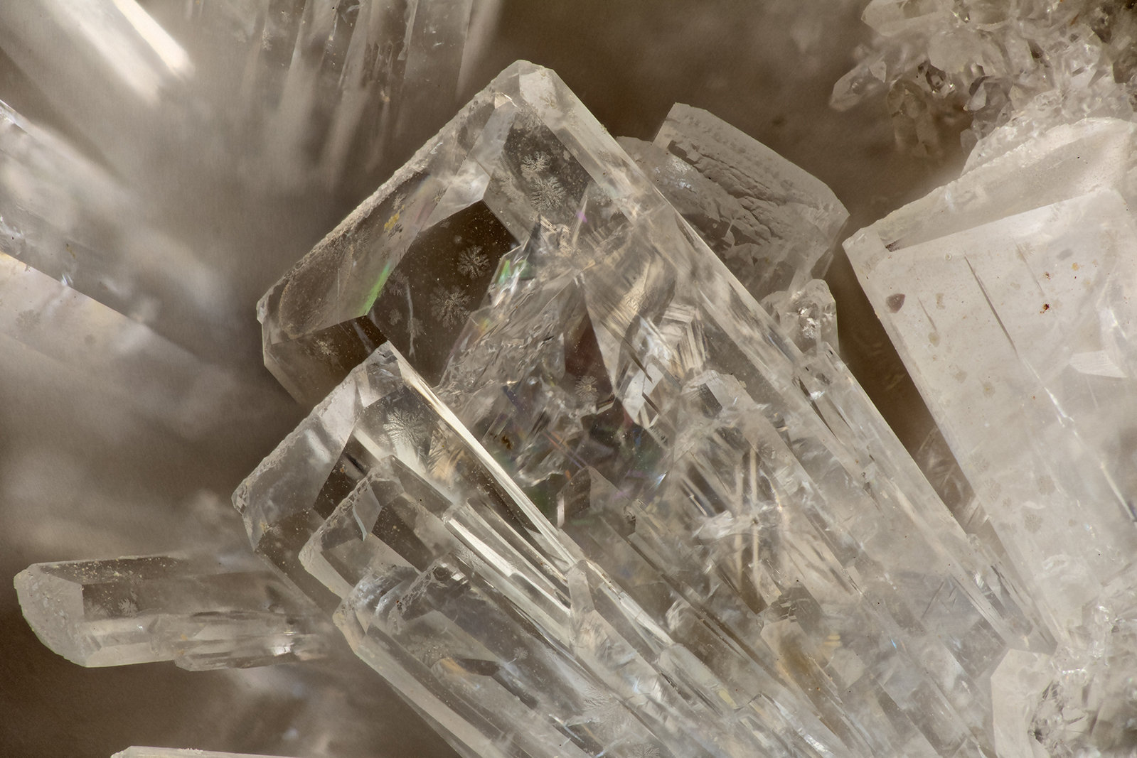 Epistilbite
FOV = 3.8 mm
(Autor: Doug)