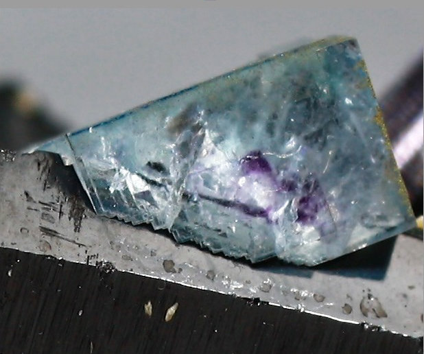 Fluorite on Ferberite
Fluorite crystal: 15 mm on edge
(Autor: Manuel Mesa)