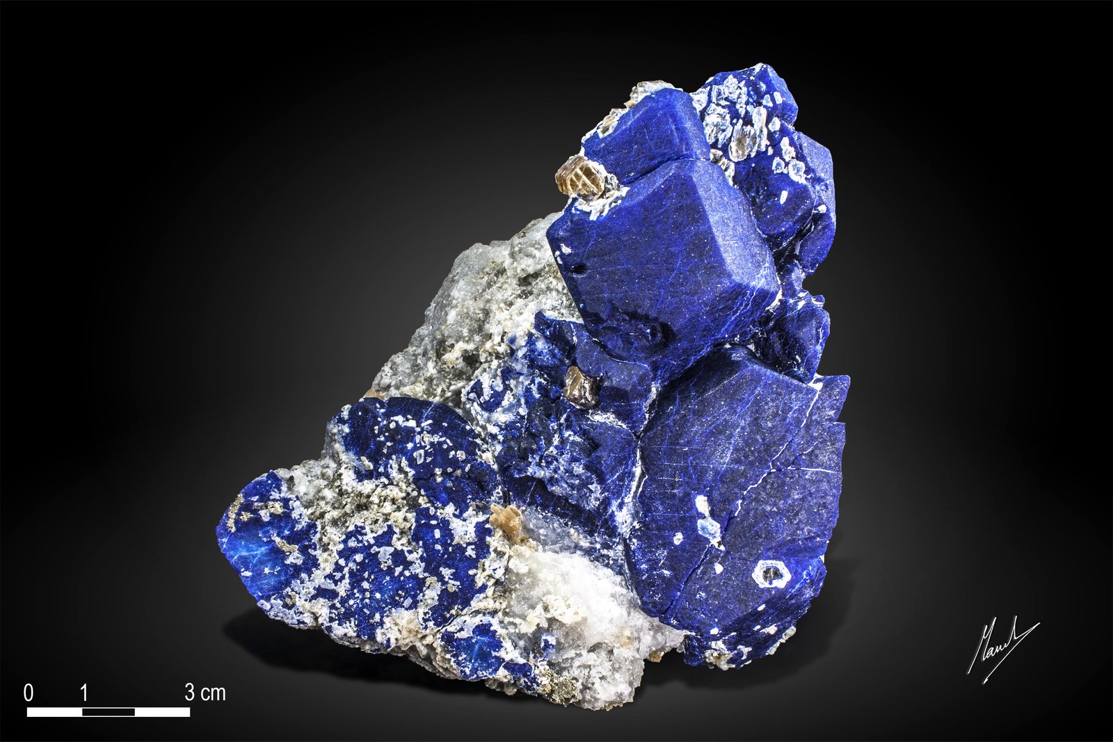Lazurite and Nepheline
120 x 104 mm
(Autor: Manuel Mesa)