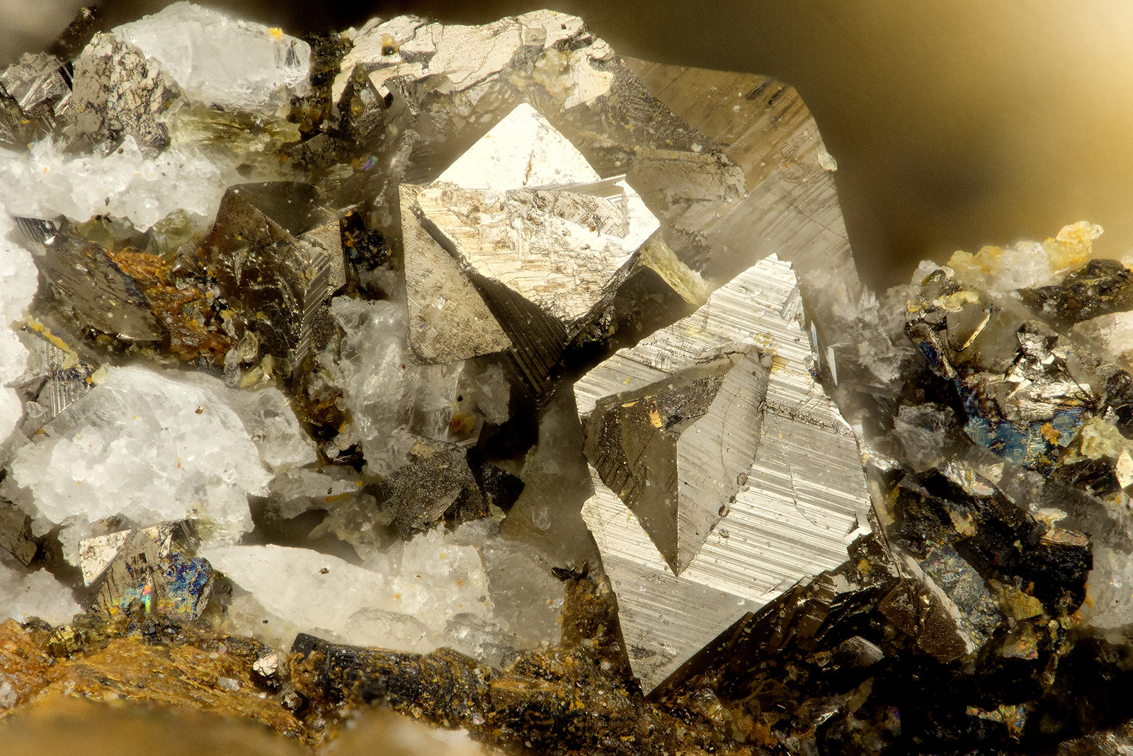 Arsenopyrite
FOV = 1.3 mm
(Autor: Doug)