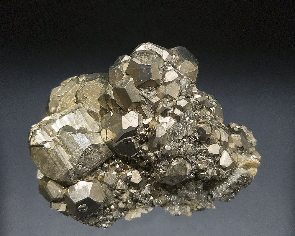 Pyrite, Quartz
6.5 X 4.5 cm
(Autor: Richard Arseneau)