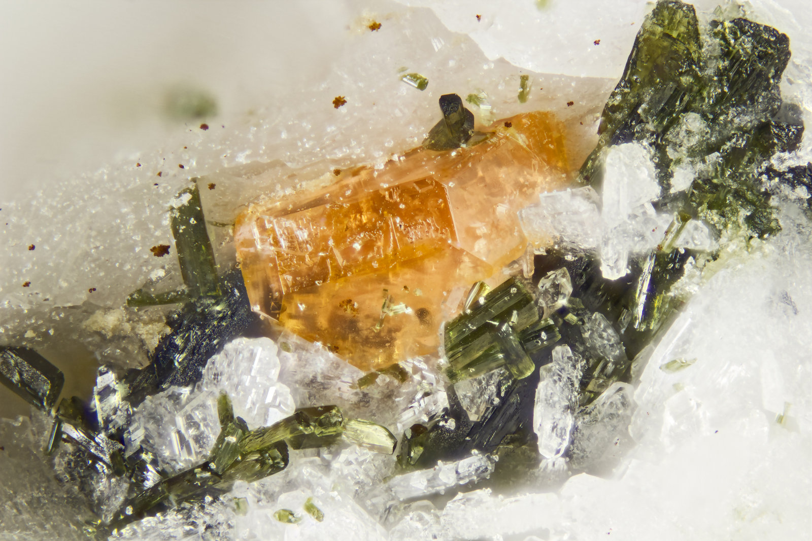 Kentbrooksite
FOV = 2mm
(Autor: Doug)