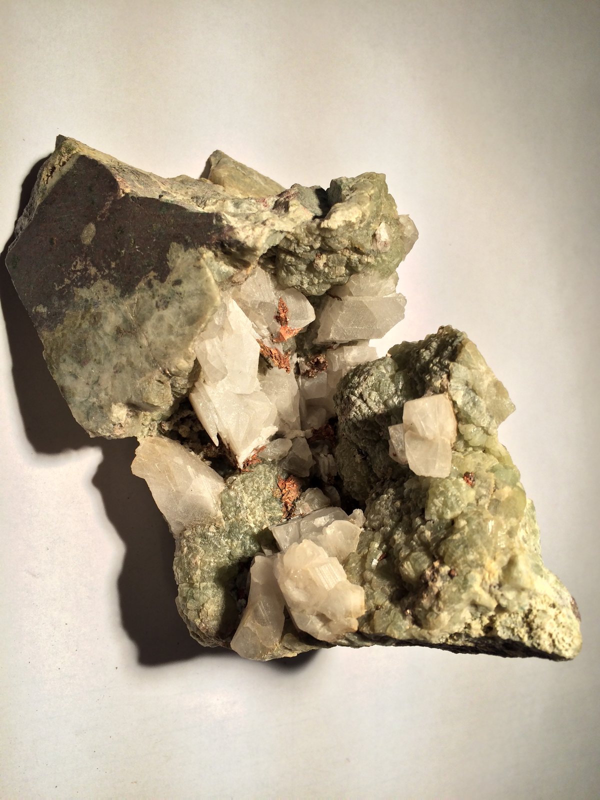 Copper, Silver, Prehnite, Calcite
100 mm x 80 mm x 60 mm
(Autor: Robert Seitz)