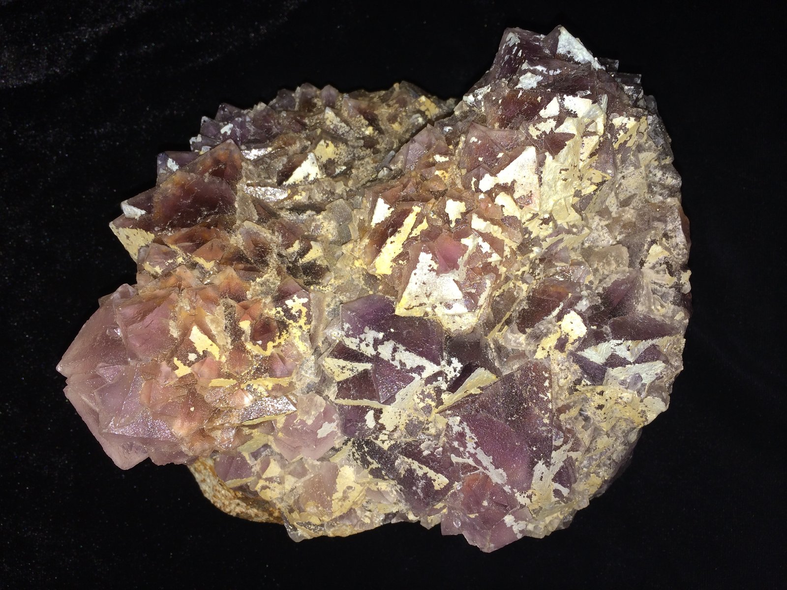 Fluorite, Quartz
170 X 135 X 110 mm
(Autor: Robert Seitz)