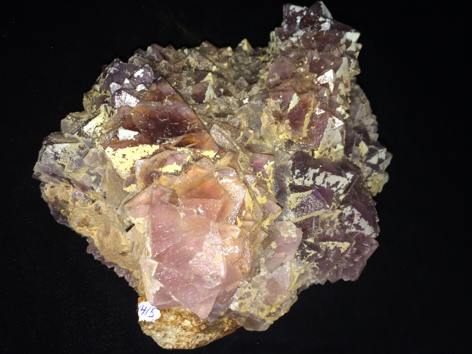 Fluorite, Quartz
170 X 135 X 110 mm
(Autor: Robert Seitz)