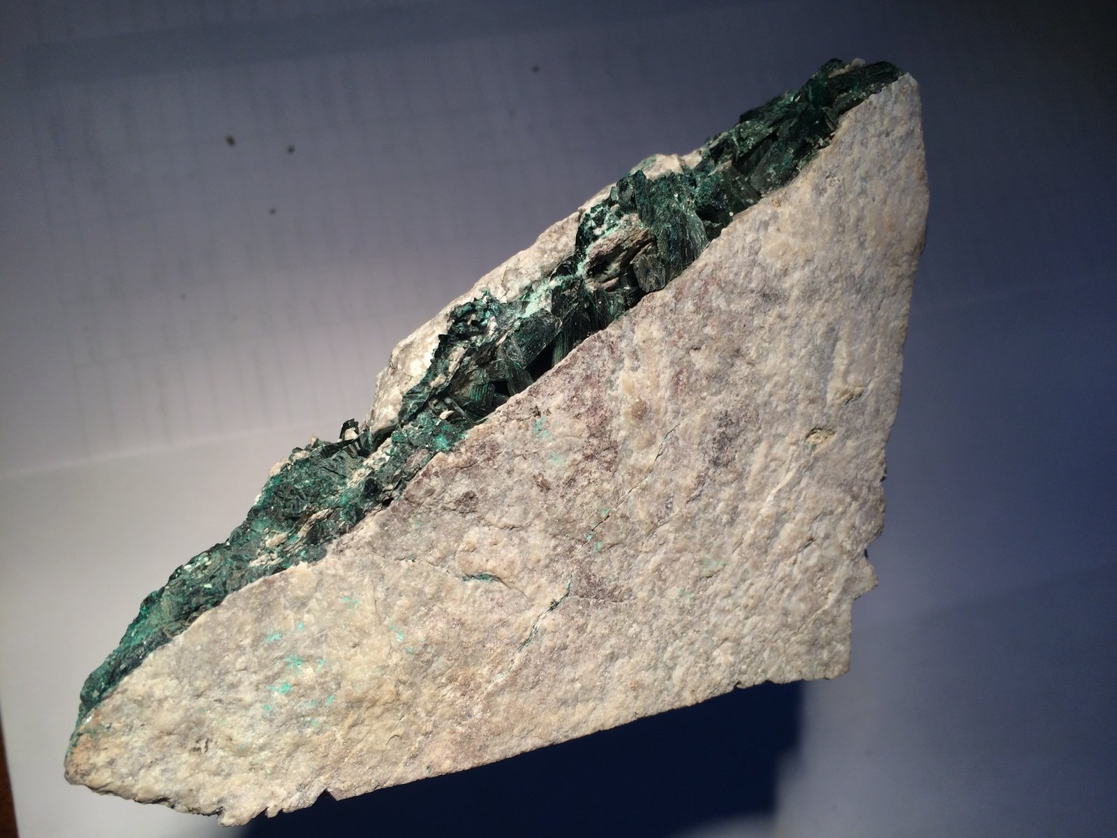 Brochantite
230 X 200 X 90 mm
(Autor: Robert Seitz)