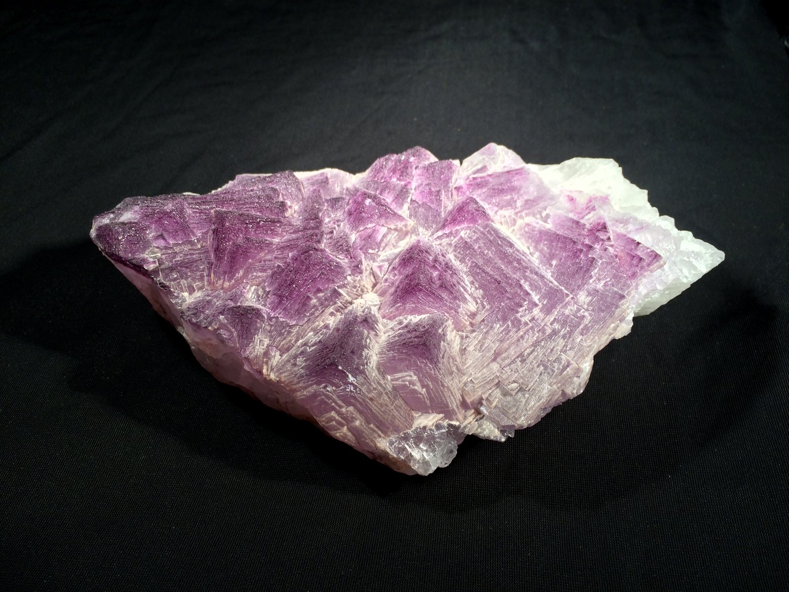 Fluorite
215 mm x 110 mm x 55 mm
(Autor: Robert Seitz)