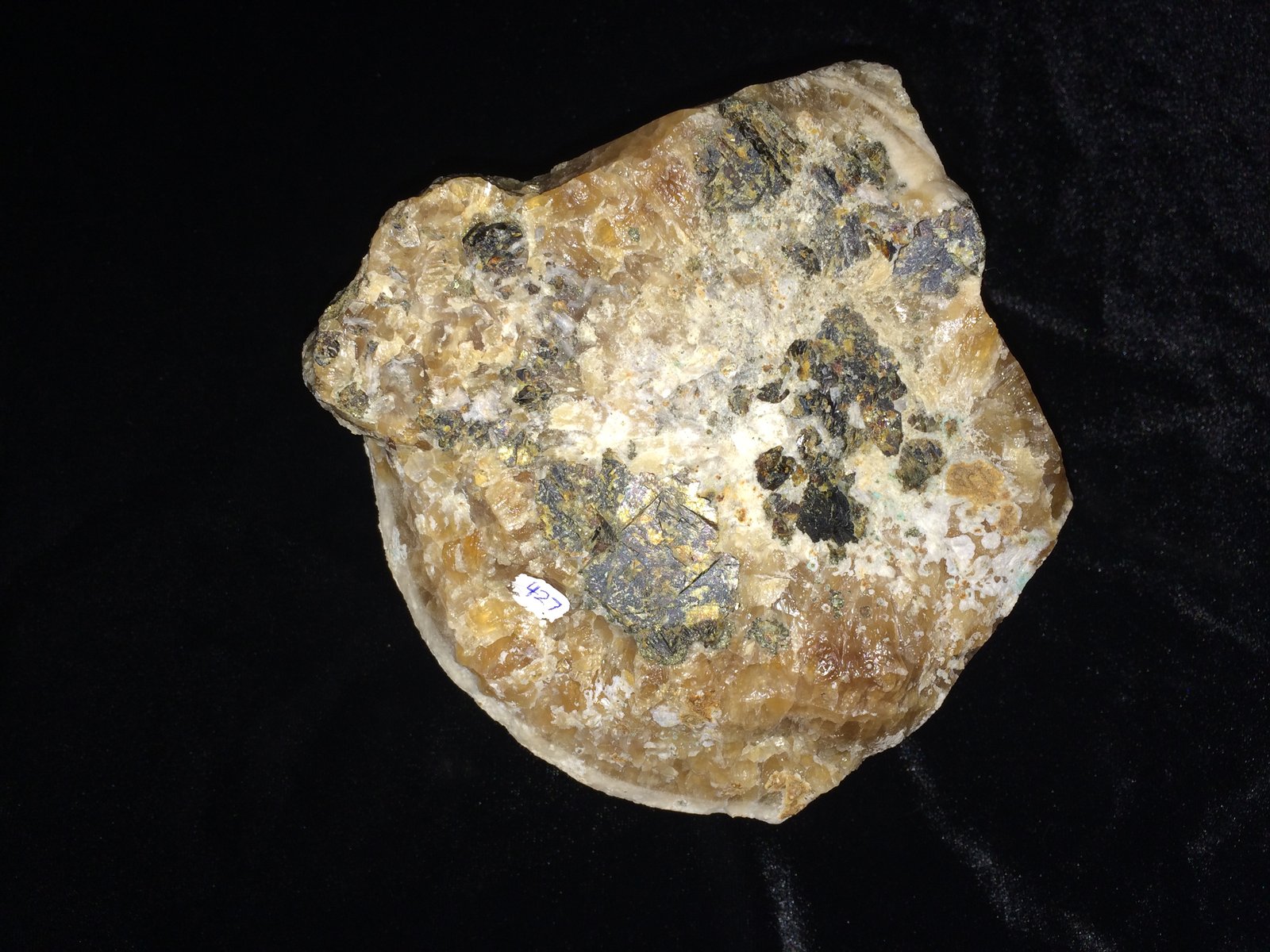 Calcite, Sphalerite
150 mm x 150 mm x 95 mm
(Autor: Robert Seitz)