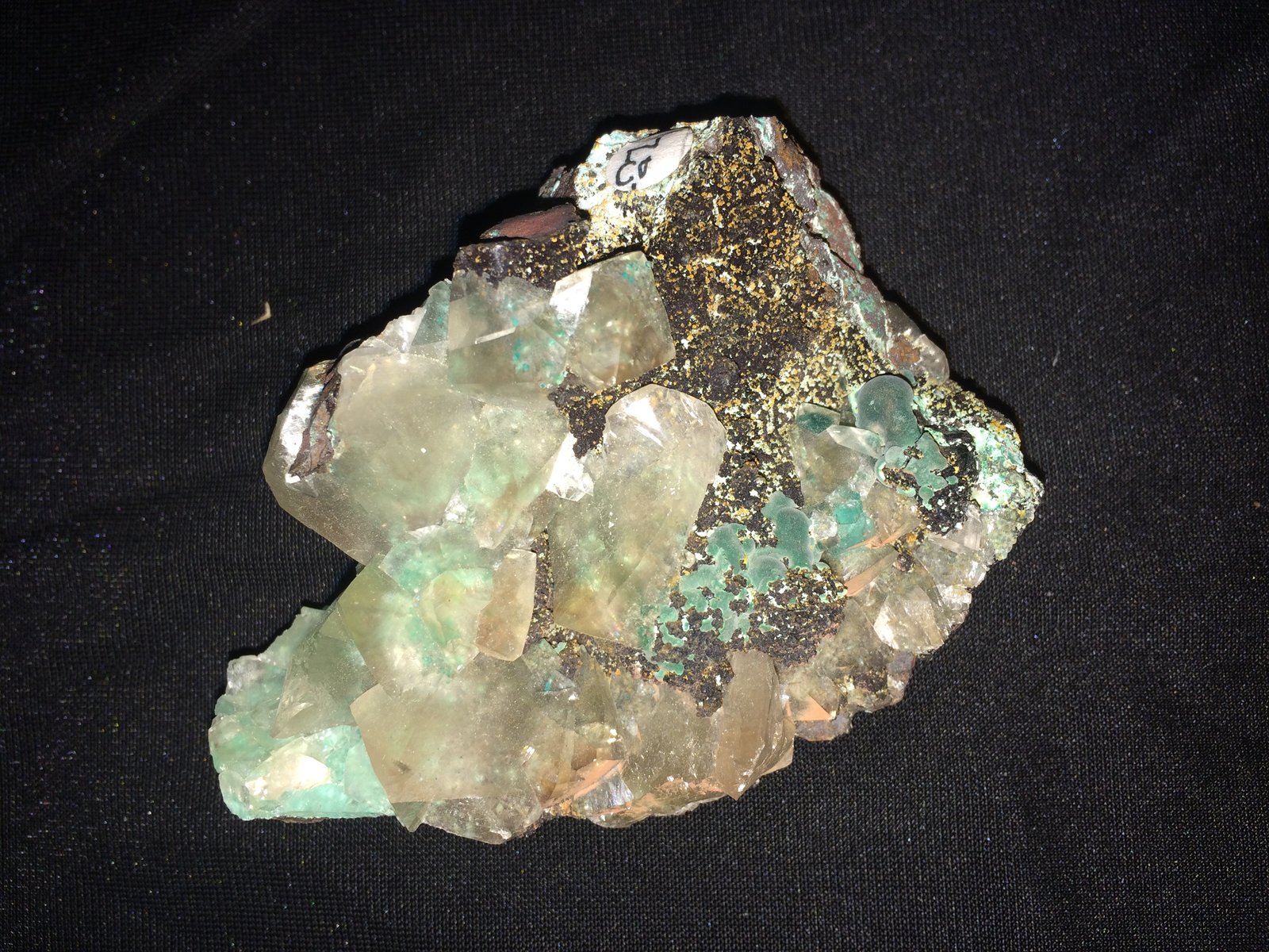 Hemimorphite, Rosasite
85 X 65 X 35 mm
(Autor: Robert Seitz)