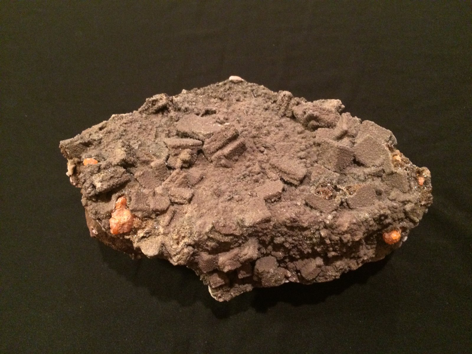 Vanadinite (variety endlichite overgrowth), Wulfenite
195 X 145 X 85 mm
(Autor: Robert Seitz)