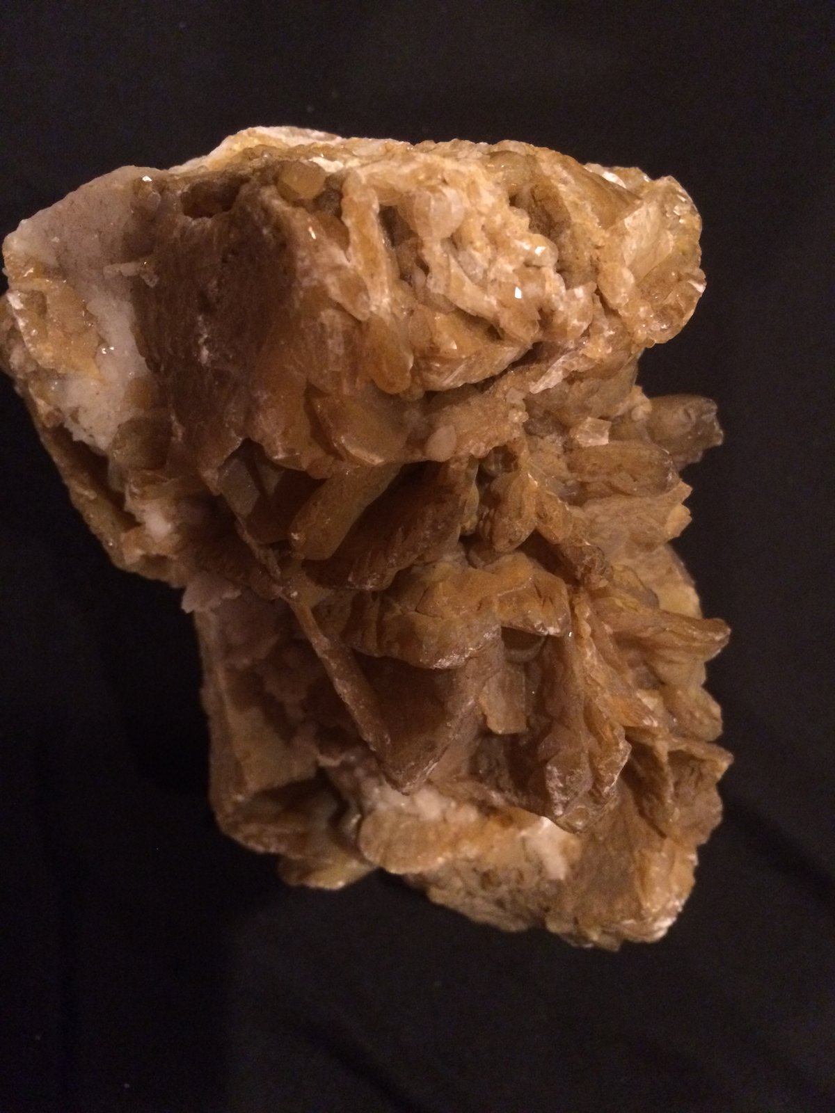 Calcite, Quartz
125 mm x 110 mm x 85 mm
(Autor: Robert Seitz)