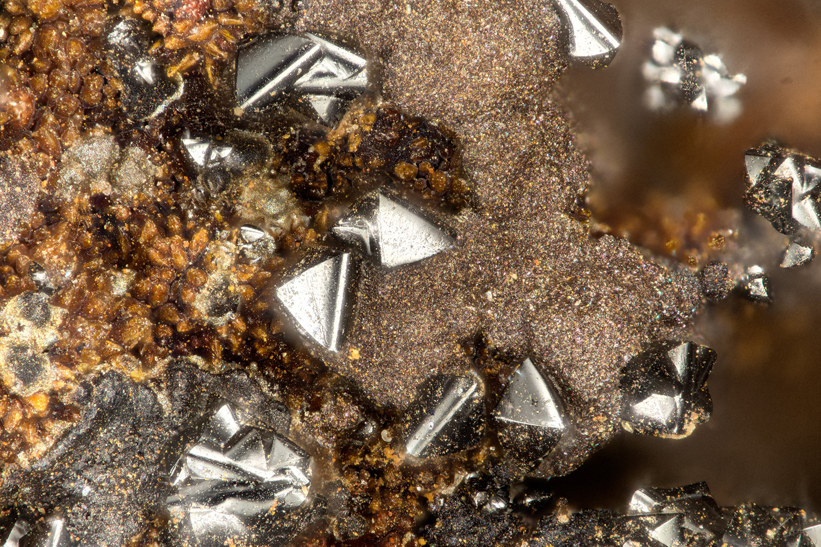 Hetaerolite
FOV = 1.7 mm
(Autor: Doug)