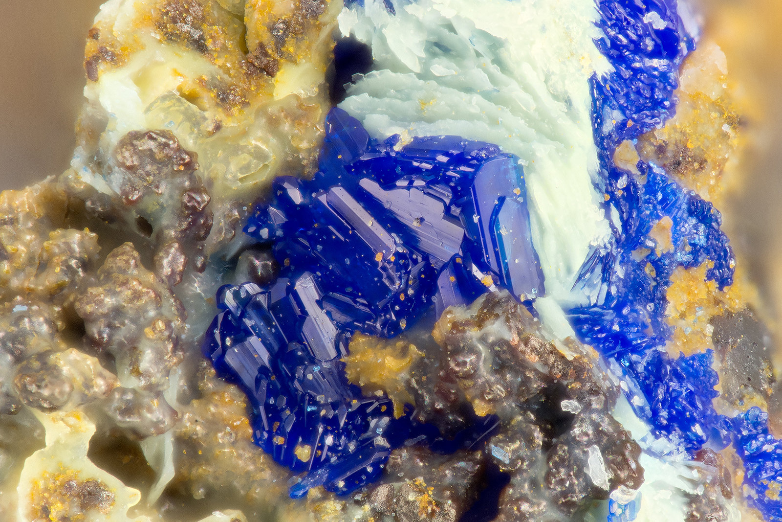 Azurite
FOV = 1.1 mm
(Autor: Doug)