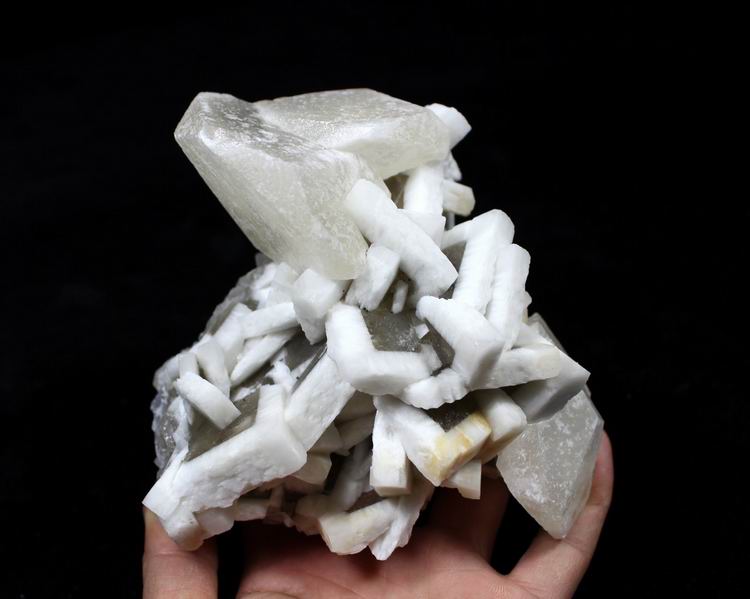 Barite & Calcite
Size: 14*13*7.5cm     Weight: 1505g
(Autor: Xueyan Jin)