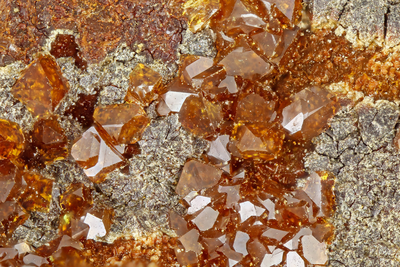 Jarosite
FOV = 1.7 mm
(Autor: Doug)