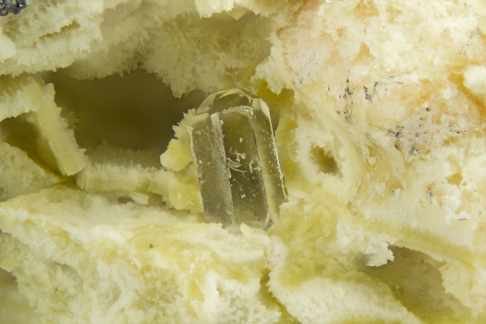 Fluorapatite
FOV = 2.0 mm
(Autor: Doug)