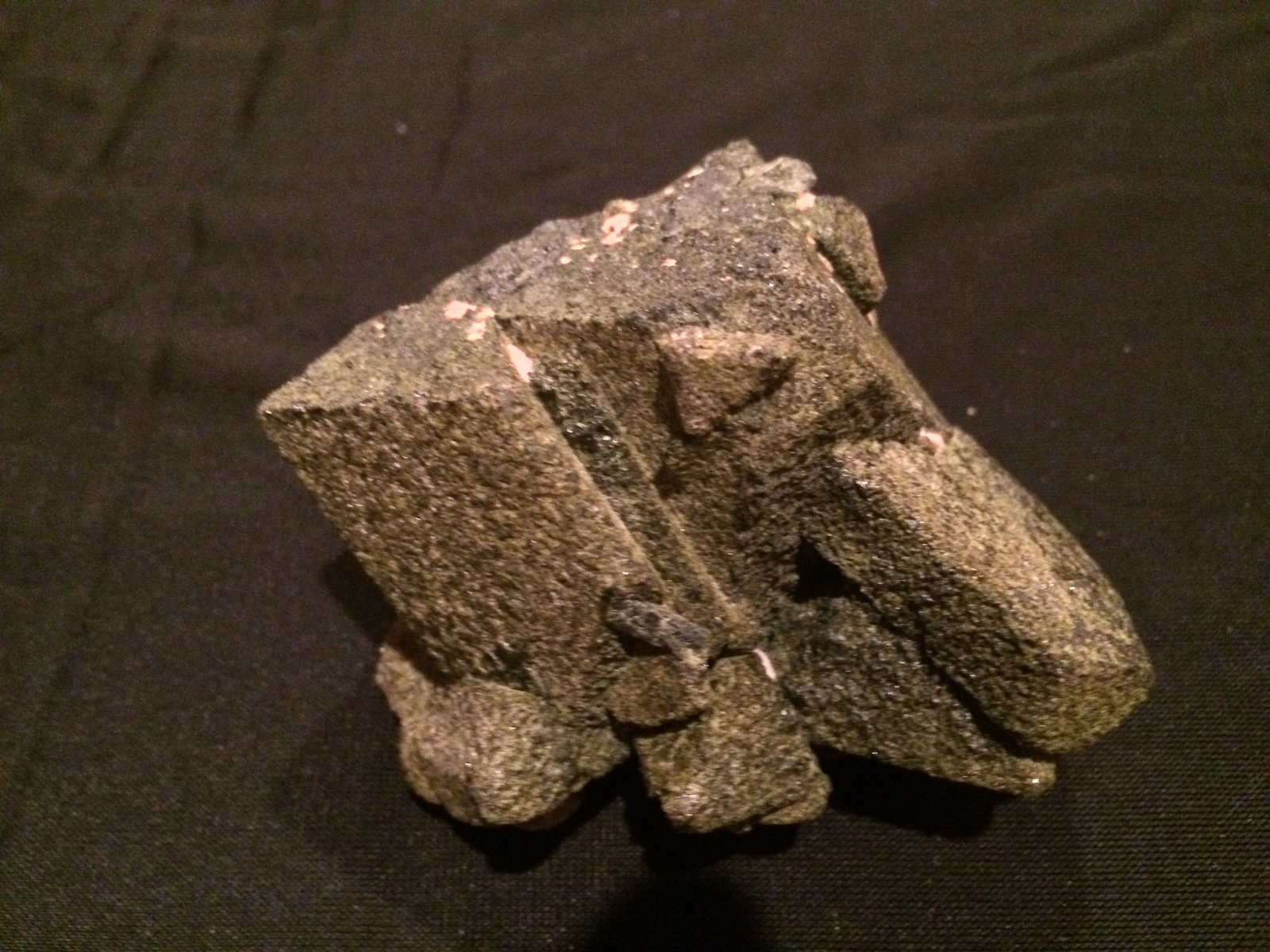 Epidote
85 mm x 75 mm x 65 mm
(Autor: Robert Seitz)
