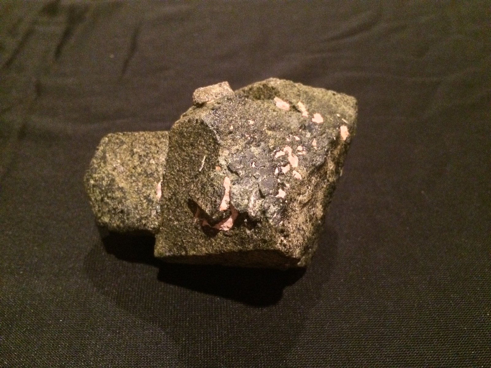 Epidote
85 mm x 75 mm x 65 mm
(Autor: Robert Seitz)