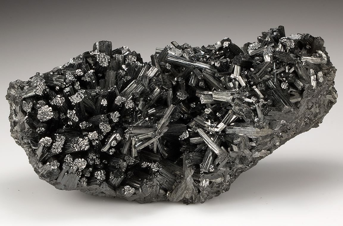 Manganite
110 mm x 54 mm x 39 mm. Mass: 347 g
(Autor: Carles Millan)