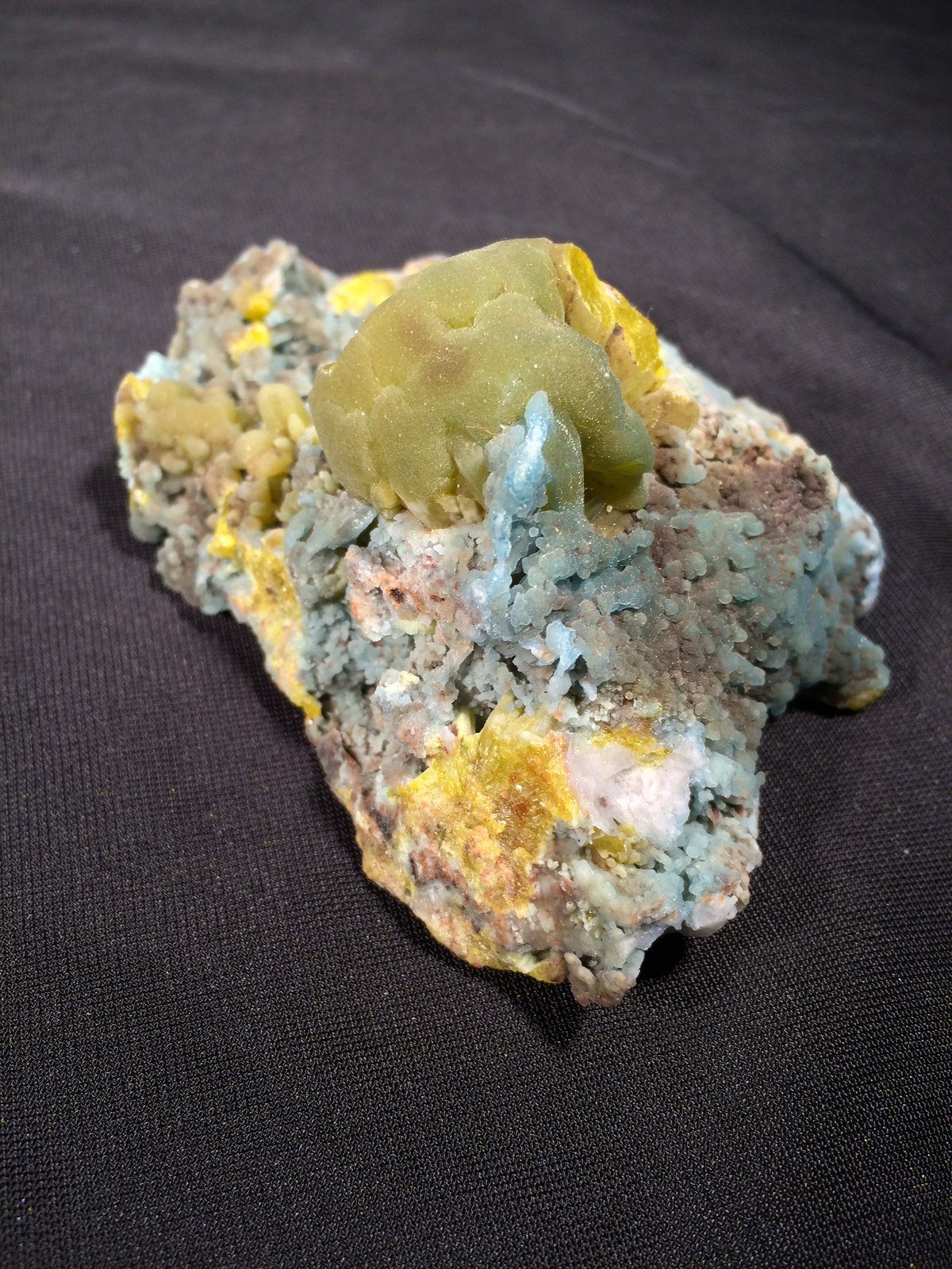 Plumbogummite
95 mm x 80 mm x 45 mm
(Autor: Robert Seitz)