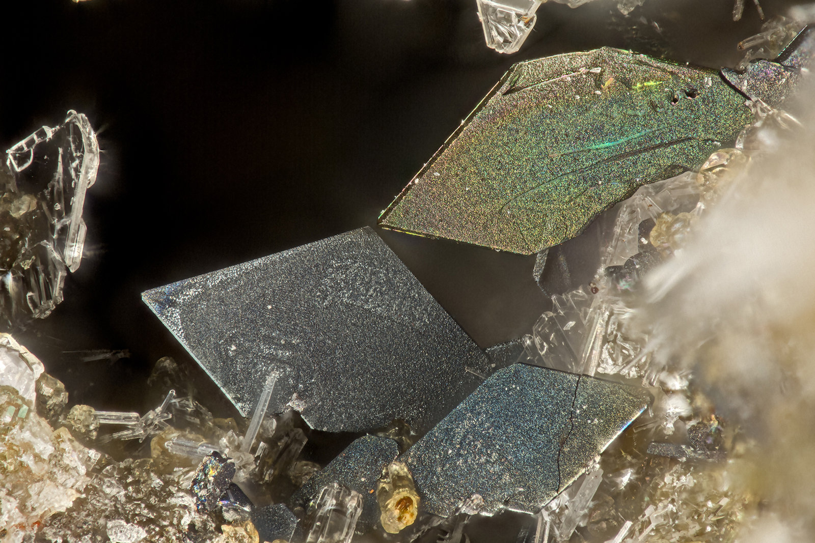 Ilmenite
FOV = 1.7 mm
(Autor: Doug)