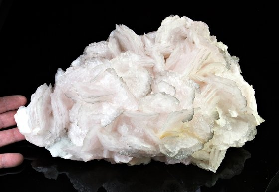 Calcite
310 X 220 X 70
(Autor: Robert Seitz)