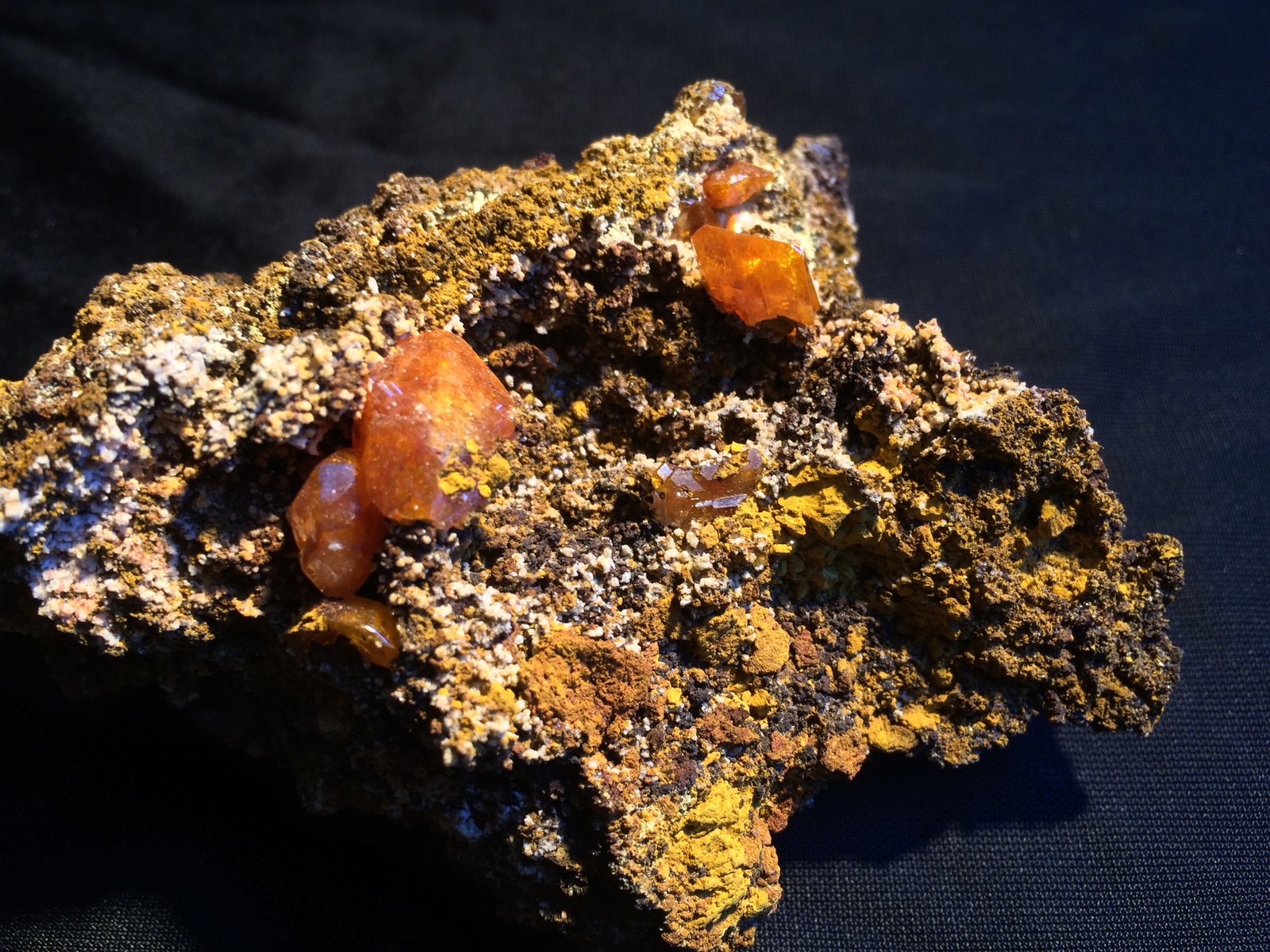 Wulfenite
95 X 75 X 45 mm
(Autor: Robert Seitz)