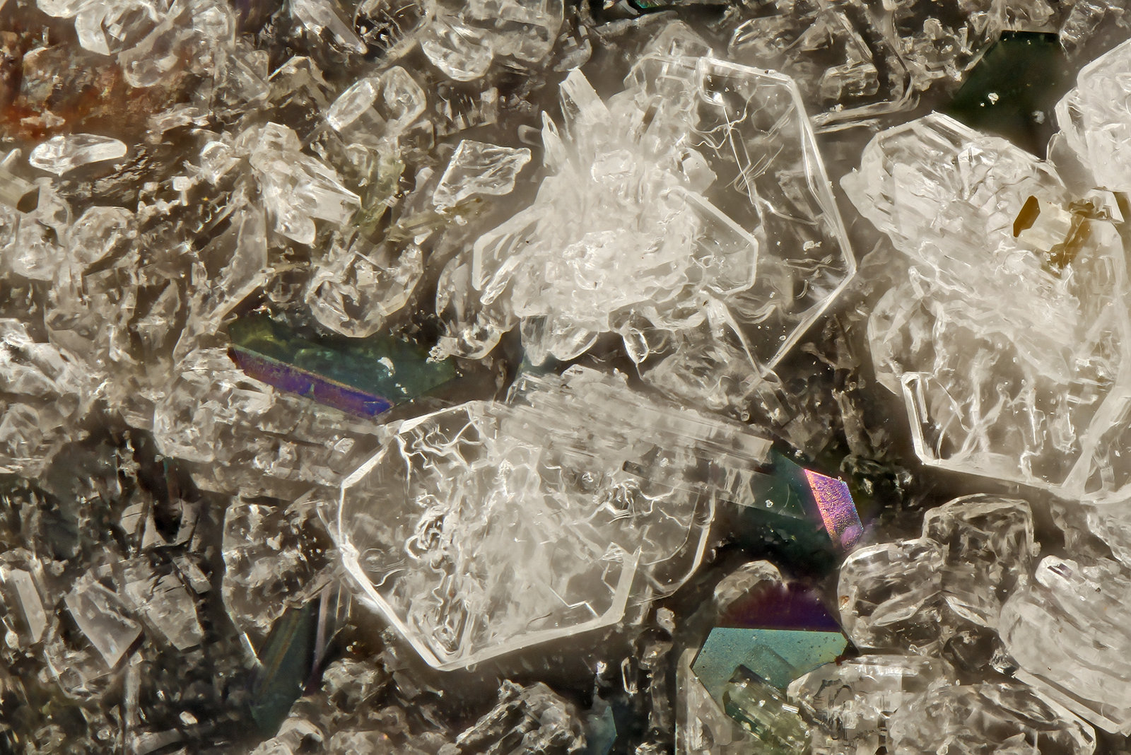 Tridymite
FOV = 1.2 mm
(Autor: Doug)