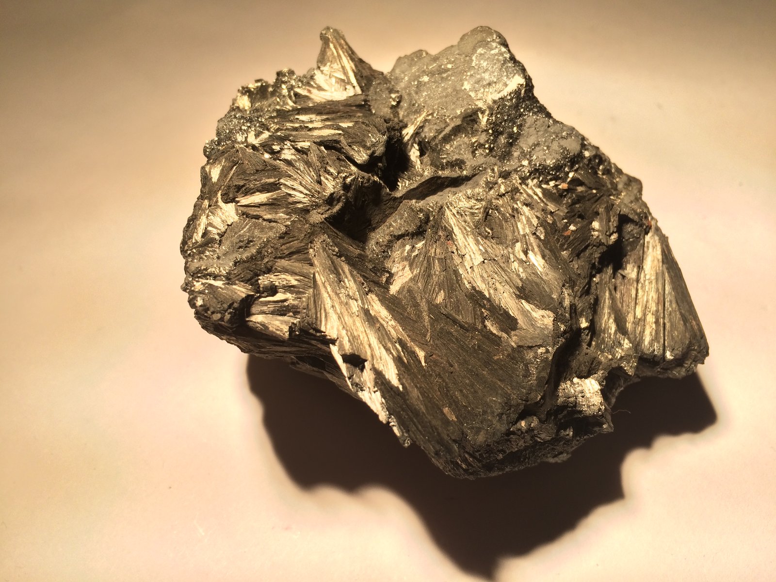 Pyrolusite
85 X 75 X 45 mm
(Autor: Robert Seitz)