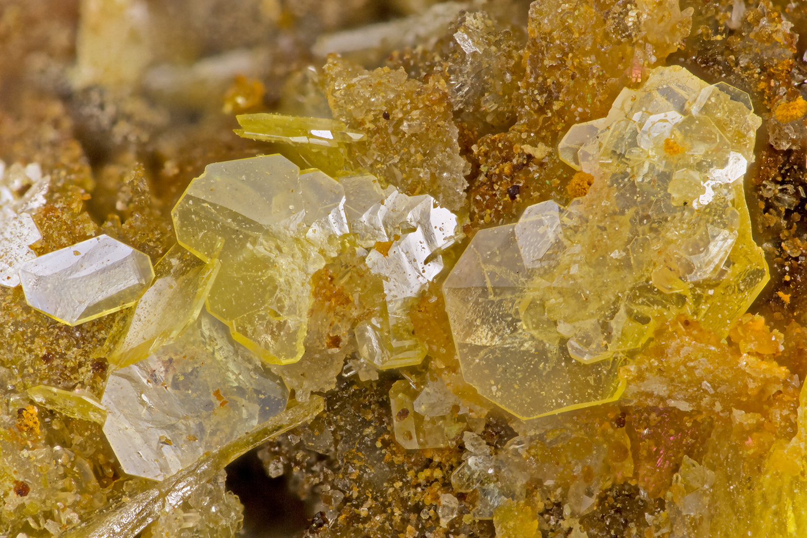 Wulfenite
FOV = 3.3 mm
(Autor: Doug)