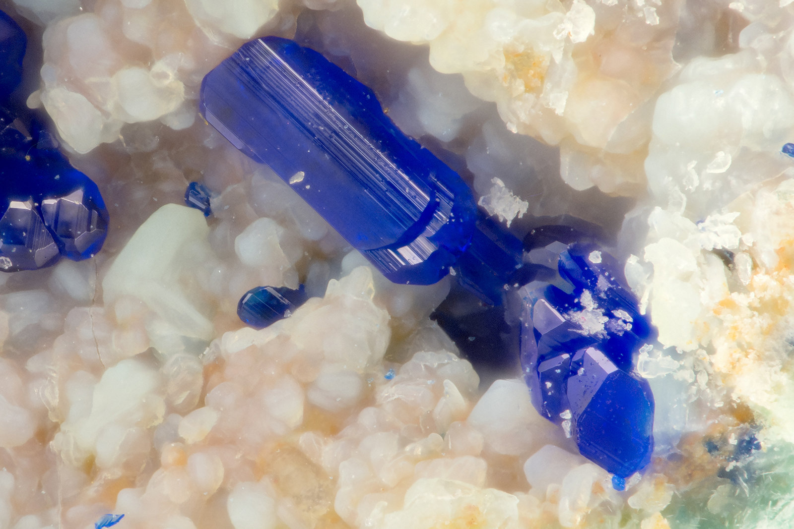 Linarite
FOV = 1.2 mm
(Autor: Doug)