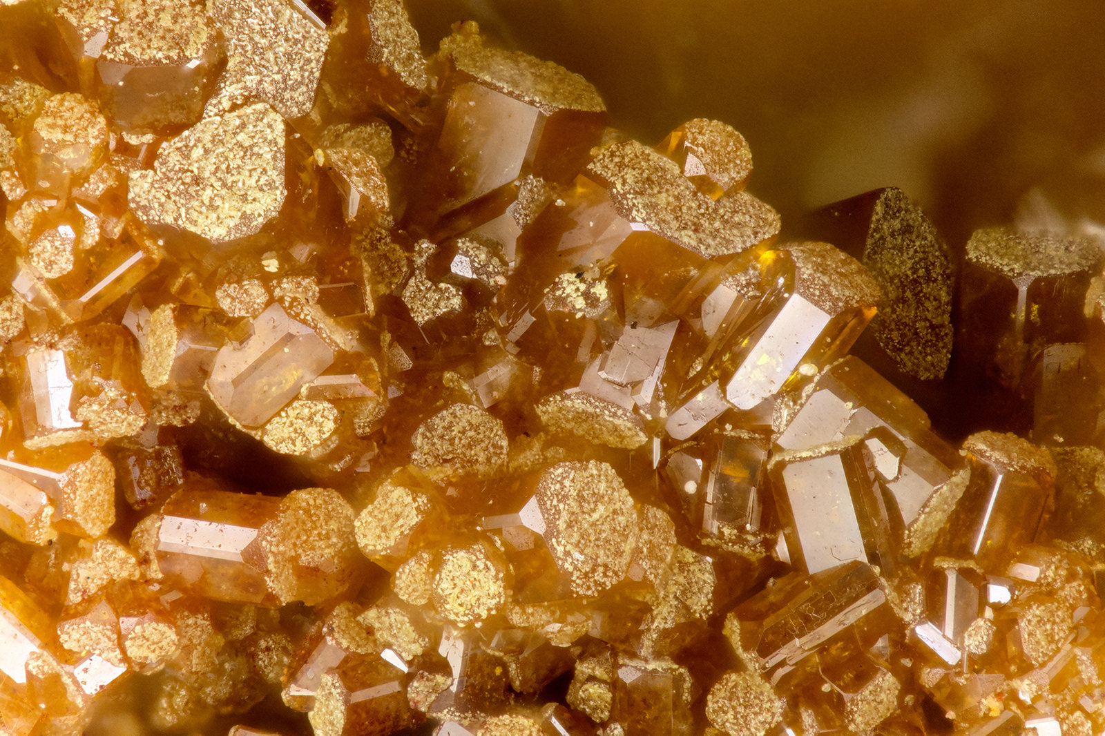 Vanadinite
FOV = 1.4 mm
(Autor: Doug)