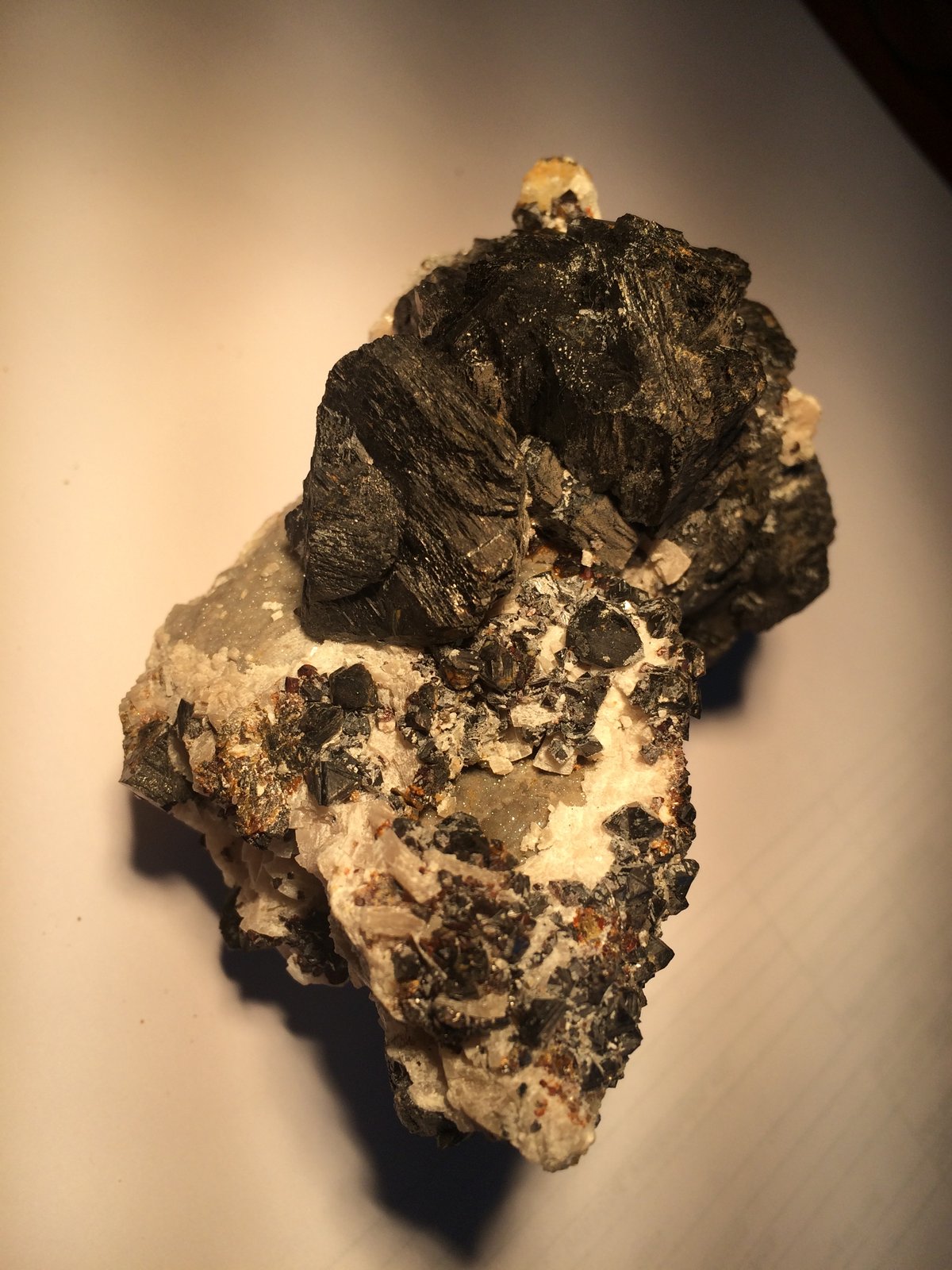 Sphalerite, Dolomite
110 X 80 X 60 mm
(Autor: Robert Seitz)