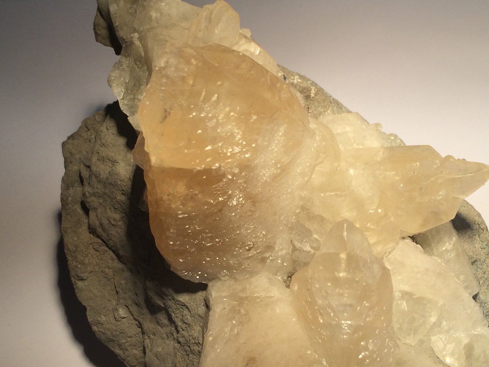 Calcite
165 X 90 X 90 mm
(Autor: Robert Seitz)