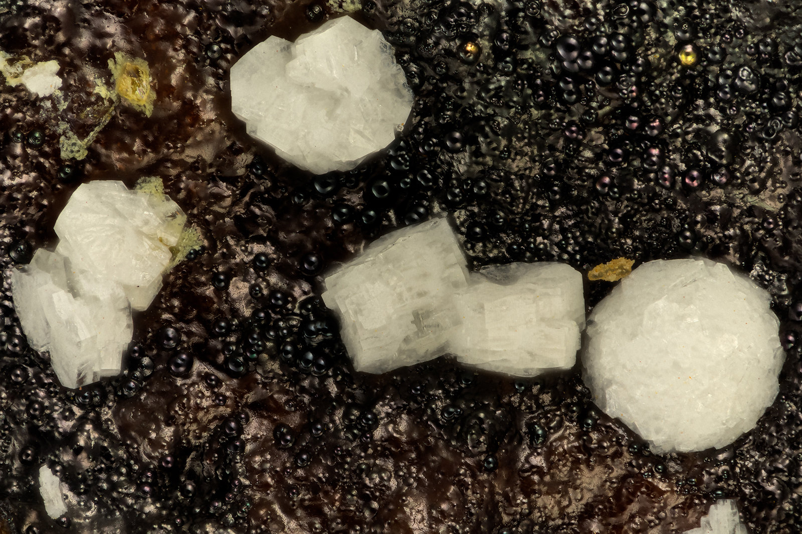 Fluorapatite
FOV = 1.8 mm
(Autor: Doug)