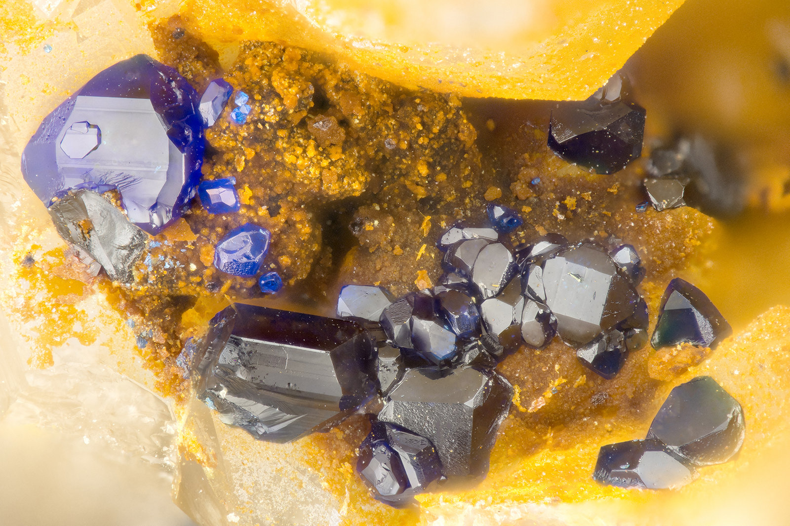 Azurite
FOV = 1.4 mm
(Autor: Doug)